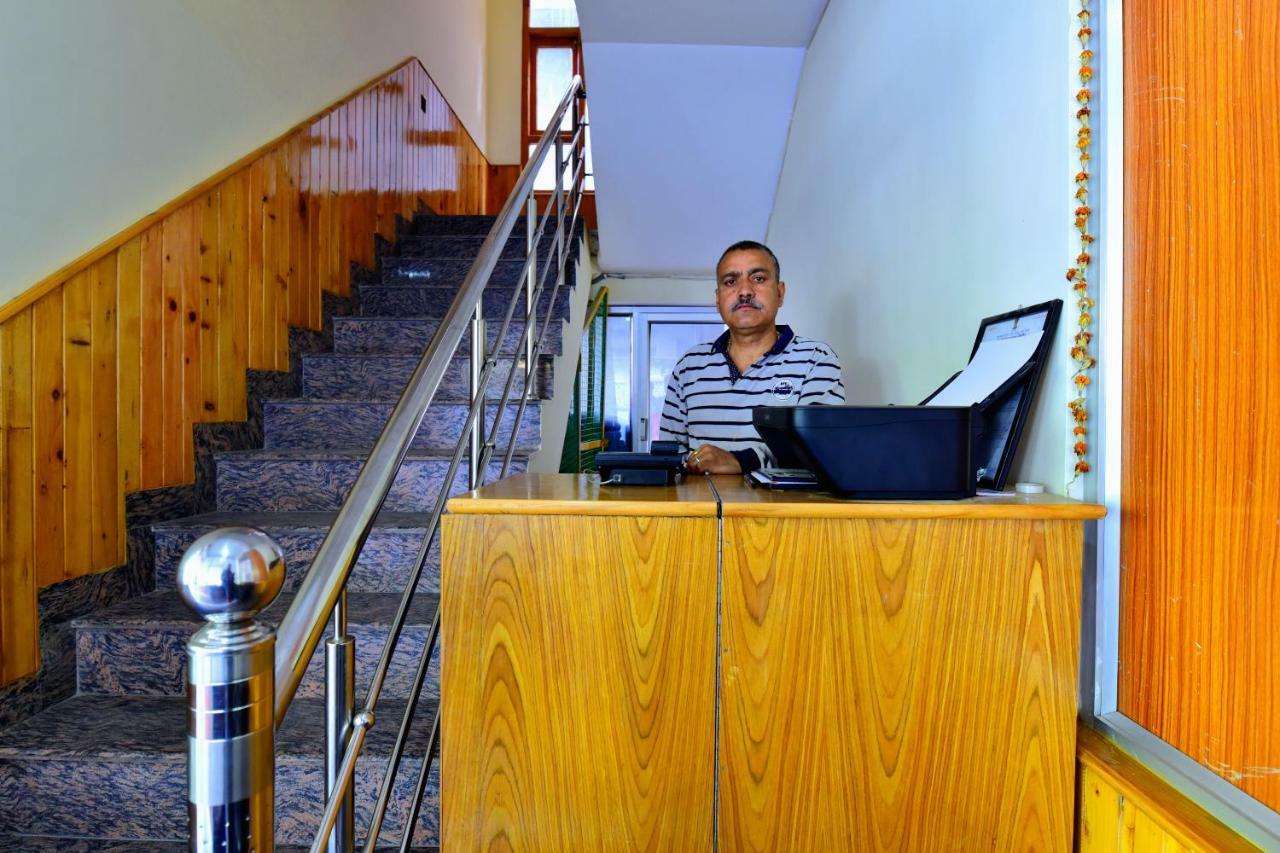 Oyo 38661 Hotel Apna Ghar Manāli Exterior foto
